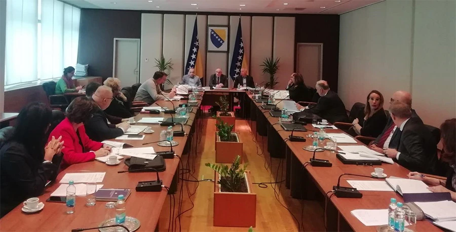 BiH: Umjesto o liječenju djece Povjerenstvo brine o troškovima opremanja ureda