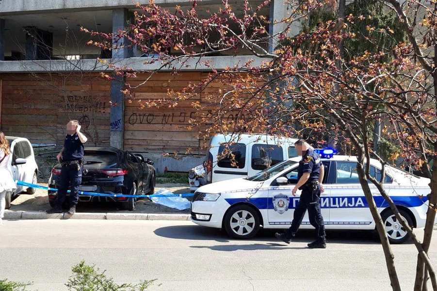 Student iz Bijeljine pao sa zgrade i poginuo