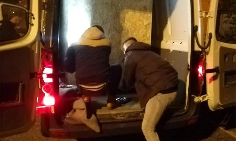 Uhićeni hrvatski državljani zbog prijevoza ilegalnih migranata