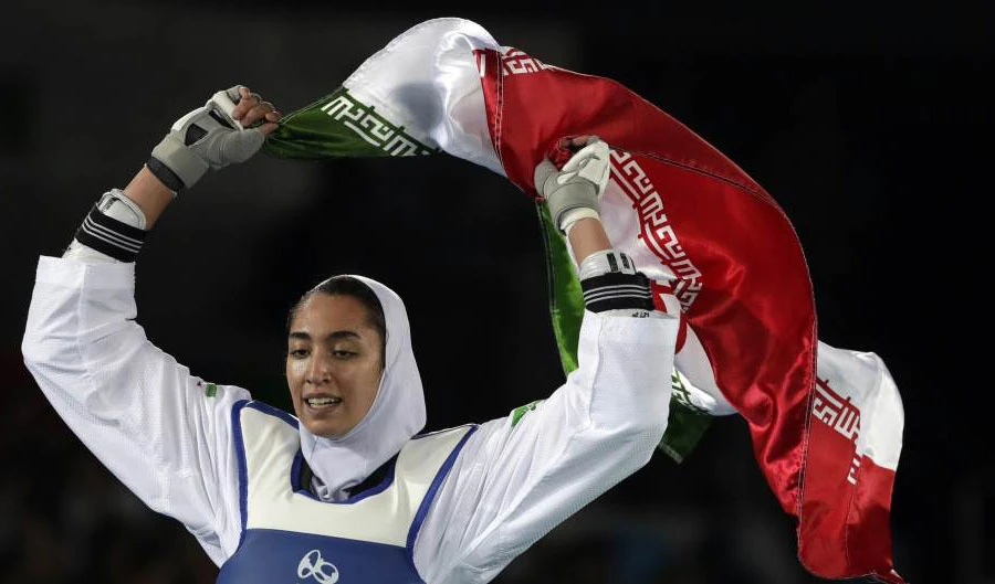 Iran: ''Vrlina žene nije da rasteže noge" 