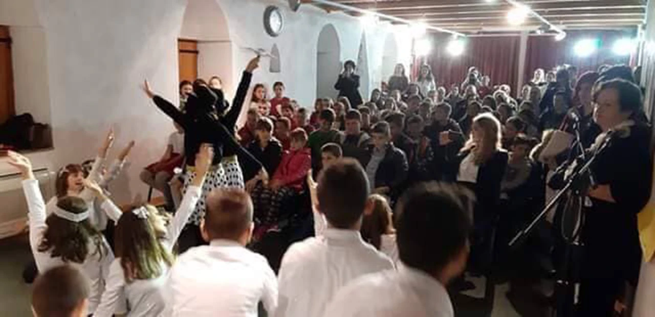 Stolac: Čarolije notnog ogledala