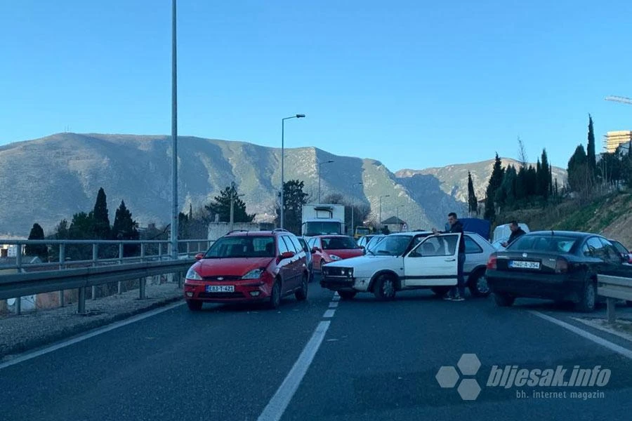 Mostar: Lakša prometna nesreća uzrokovala kolone