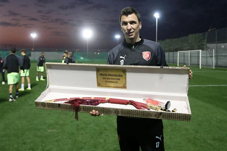 Kraljevski doček za Mandžukića