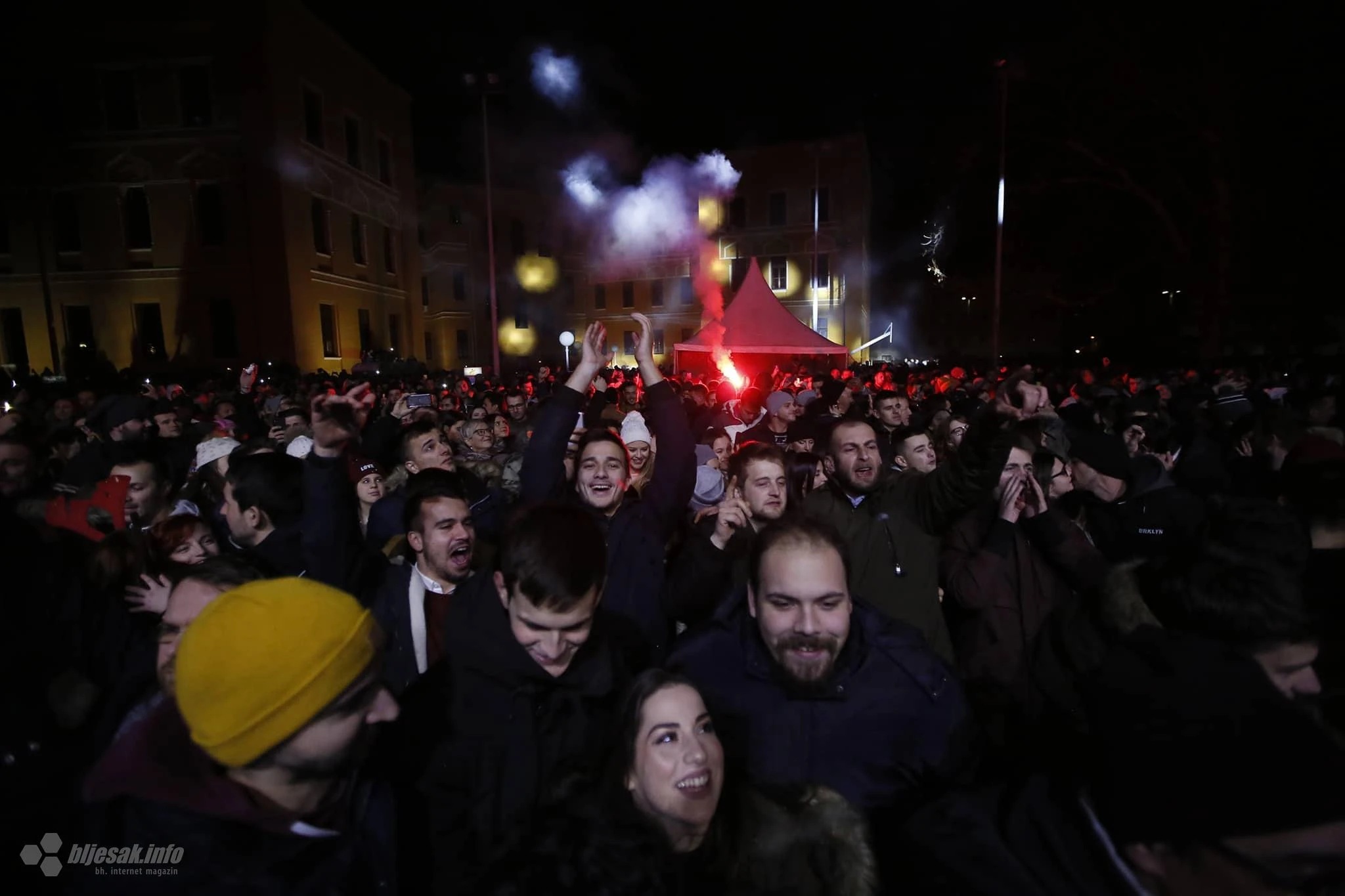 Više od 15 tisuća ljudi na dočeku Nove u Mostaru