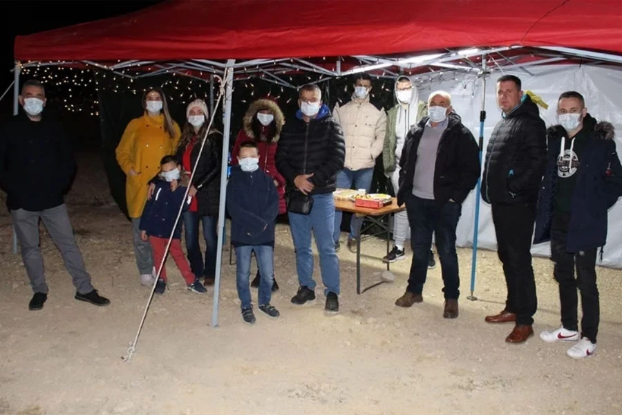 Mostar: Građani dočekali Novu godinu na deponiji