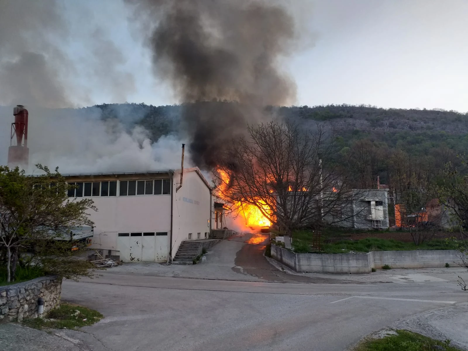 Prijedorski policajci spasili iz požara osamdesetogodišnjeg muškarca