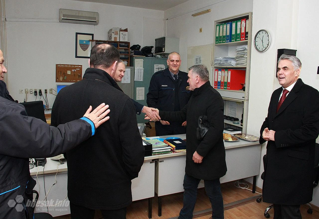 Bevanda posjetio policijske službenike u novogodišnjoj noći