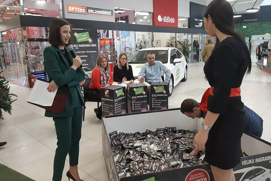 Izvučena glavna nagrada Mercatorove igre 'Moje brendove potraži, za novu Toyotu u garaži'
