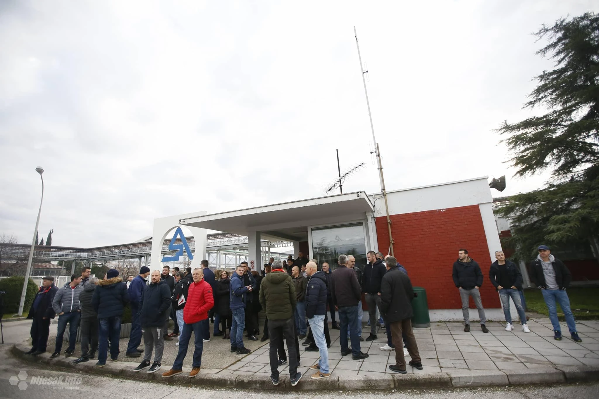 Počelo uručivanje rješenja o tehnološkom višku za preostale radnike Aluminija