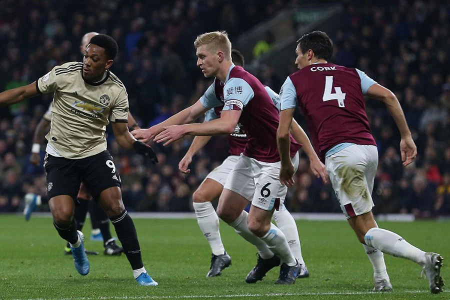 Nova tri gostujuća boda Uniteda, West Ham otpustio Pellegrinija