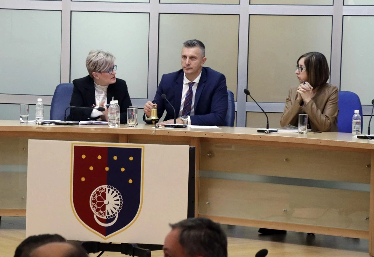 Čelik preuzeo Skupštinu u Sarajevu, sve će na Ustavni sud