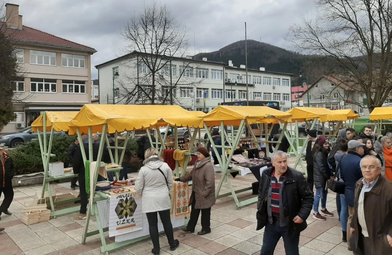 Dani meda i ljekovitog bilja okupili 20 izlagača