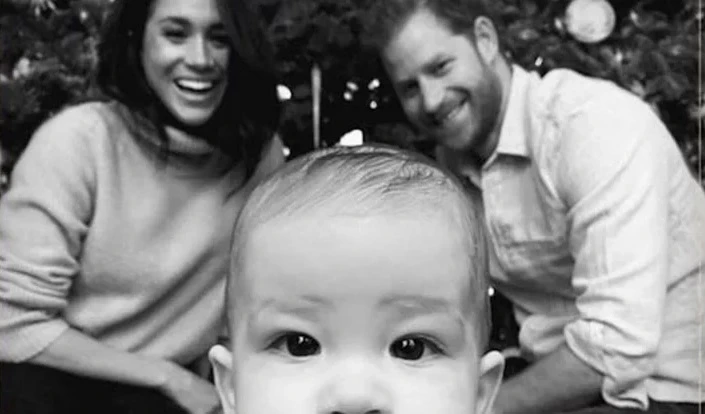 Harry i Meghan objavili preslatku čestitku sa sinom