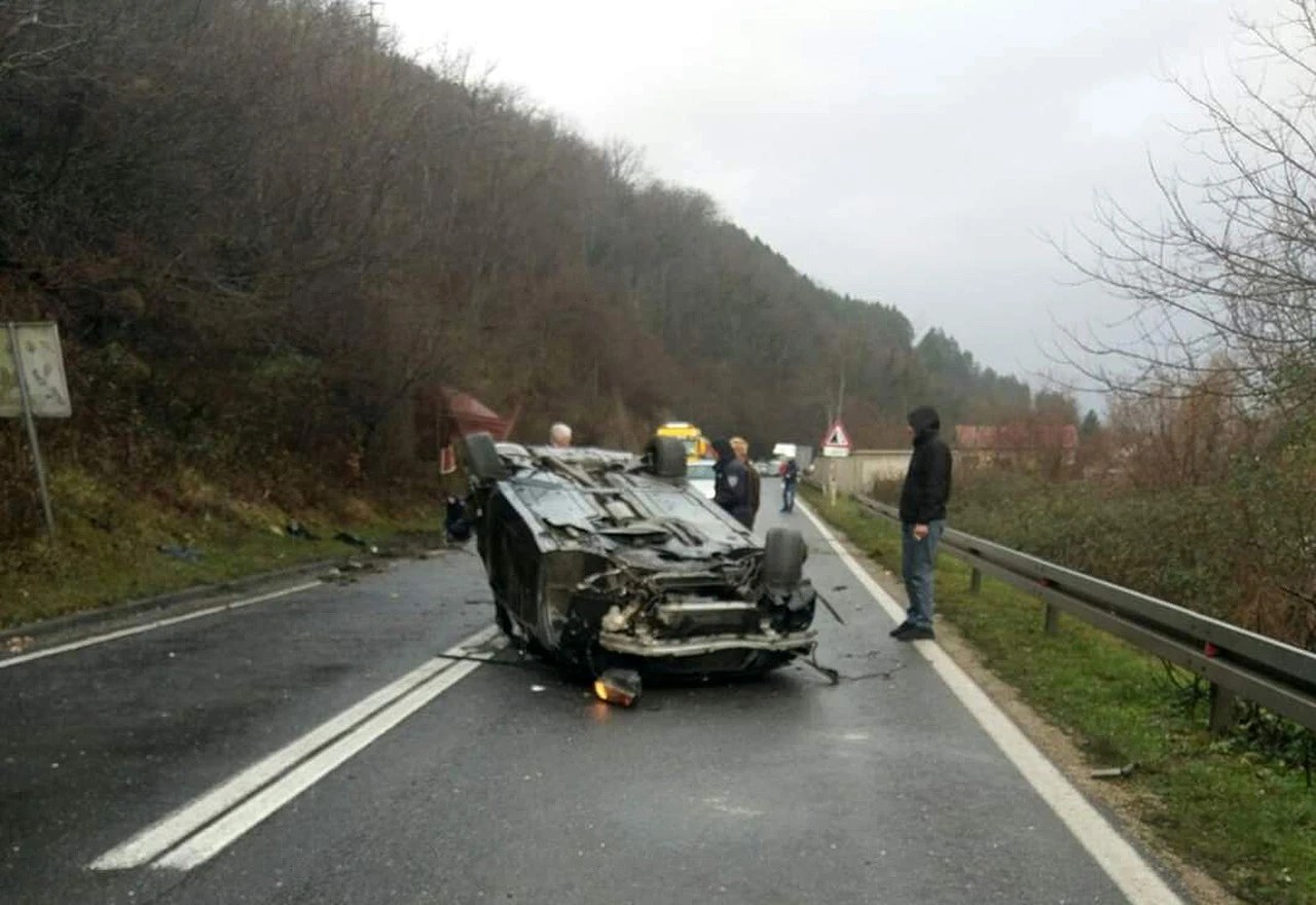 Konjic: Teško ozlijeđen u prevrtanju automobila