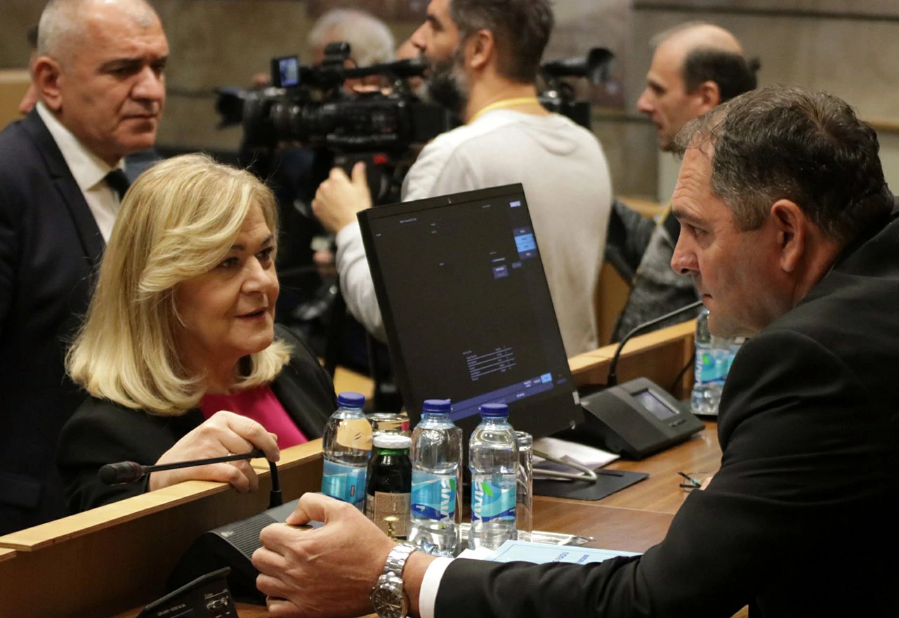 Usvojen proračun Federacije, pa prekinuta sjednica