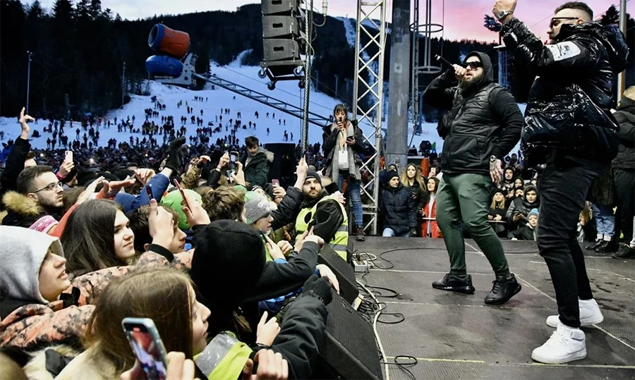 VIDEO | Na otvorenje ski sezone zbog Jala Brata i Bube Corellija iz Mostara otišlo 11 autobusa
