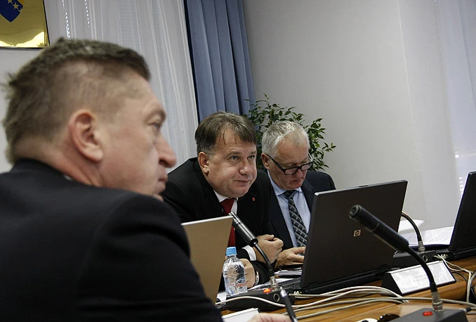SDP tvrdi kako Komšić uvodi Dodika u Federalnu vladu