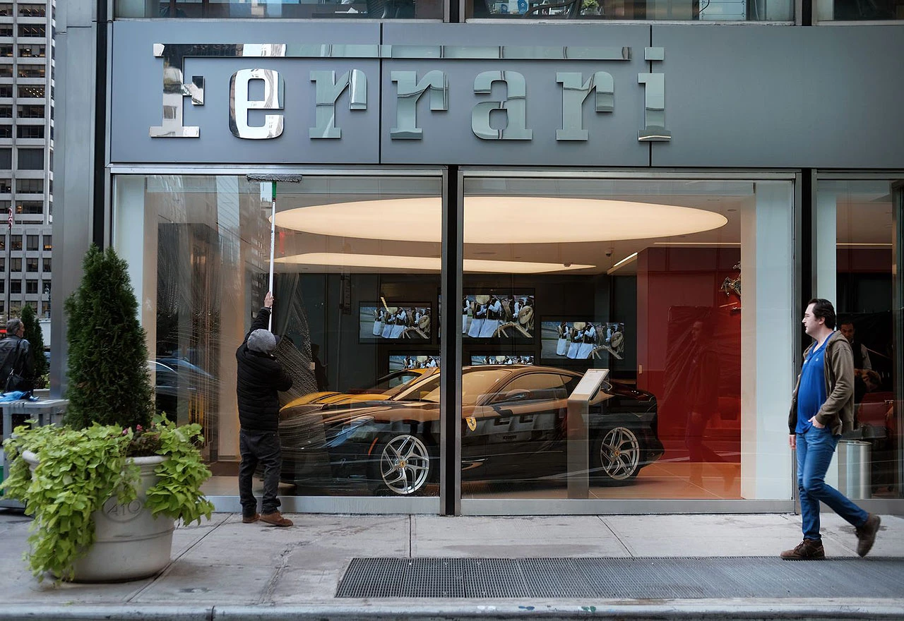 Ferrari neće žuriti s električnim automobilom