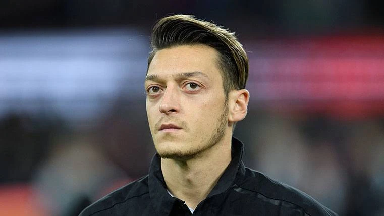 Arsenal se distancirao od komentara Mesuta Ozila