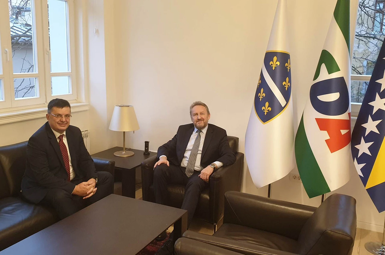 Mihajilica: Tegeltija će obući uniformu Armije BiH ako Izetbegović to od njega zatraži