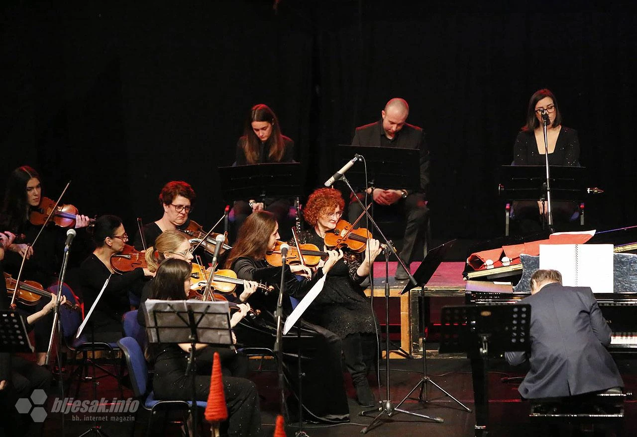 Simfonijski orkestar Mostar počastio sugrađane svečanim predbožićnim koncertom