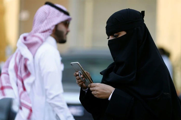 Restorani u Saudijskoj Arabiji više ne moraju imati odvojene ulaze za žene i muškarce
