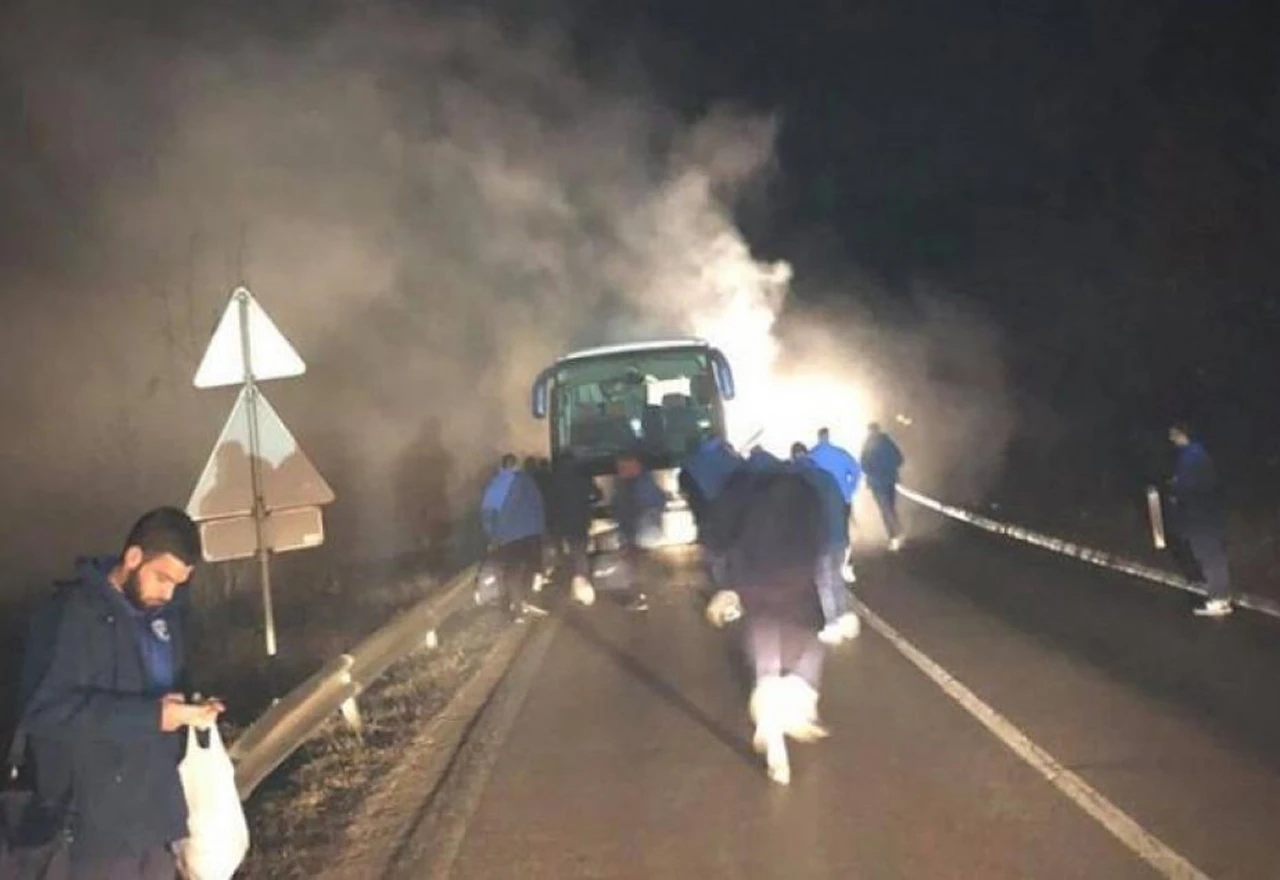 U povratku iz Mostara planuo autobus FK ''Radnik''