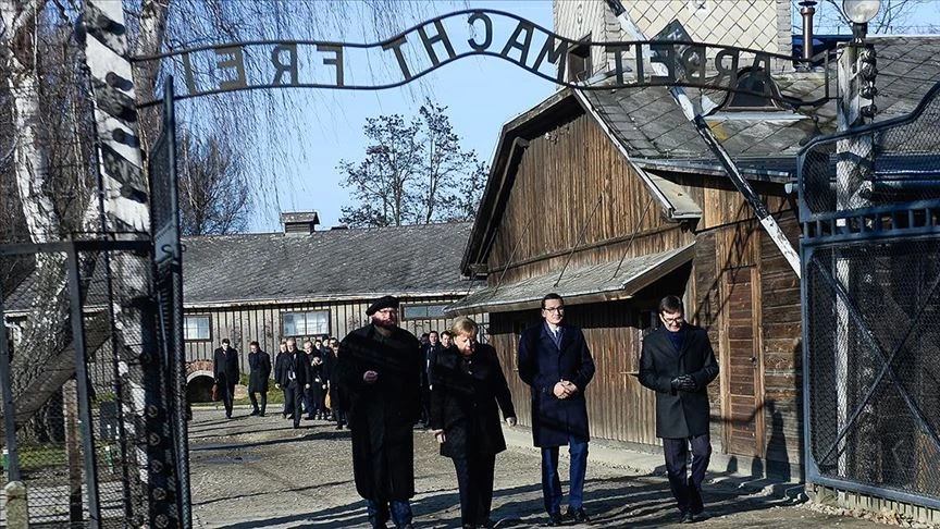 Merkel u Auschwitzu