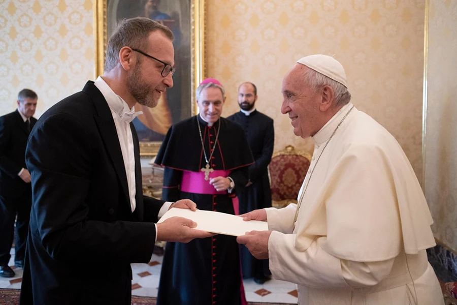Papa zahvalio bh. vlastima na rješavanju migrantske krize