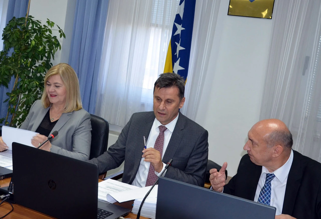 Vlada migrante mislila smjestiti u vojarnu koju je već izdala za divlje životinje 