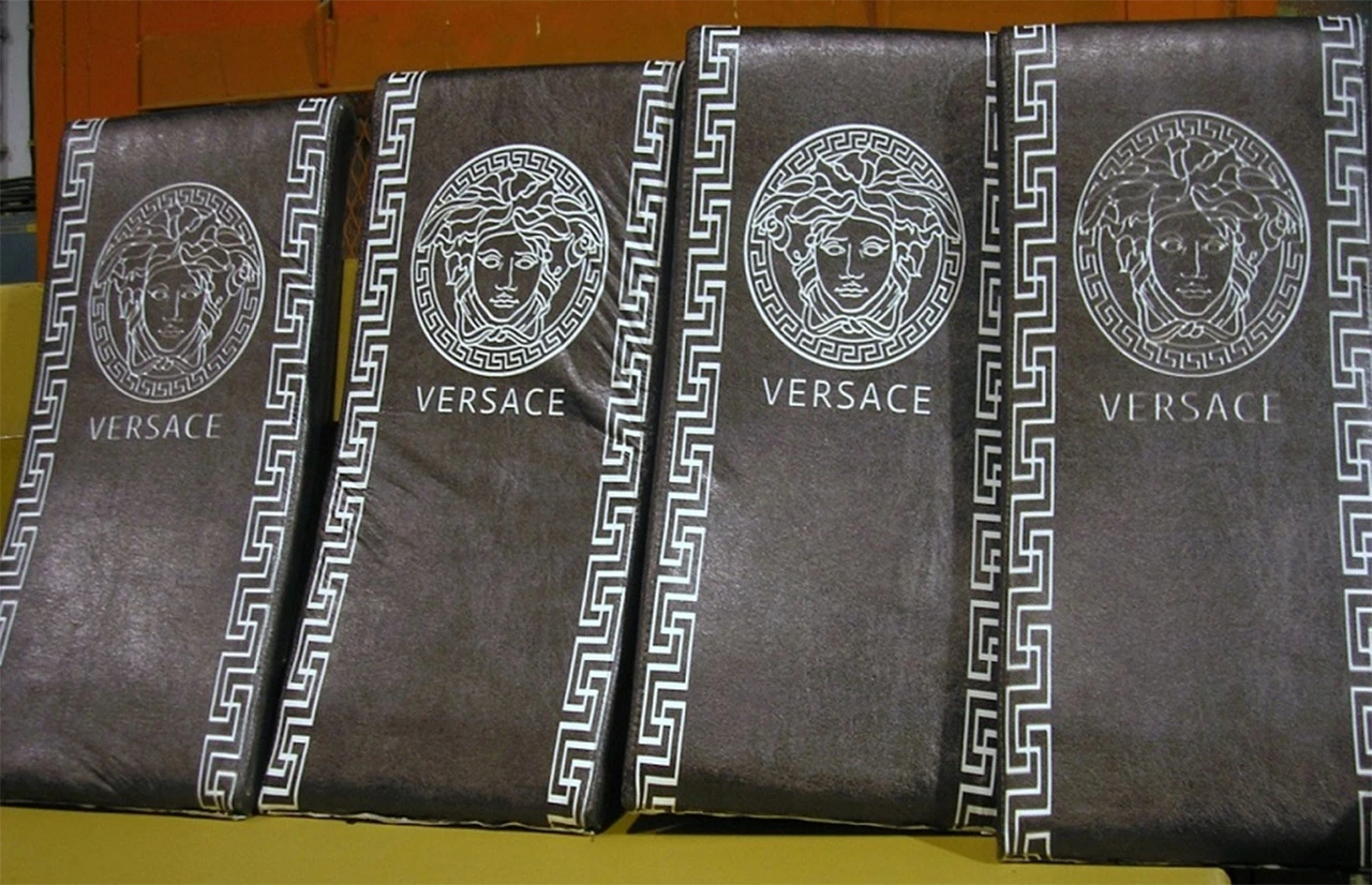 Pokušao preko granice sa 'originalnim' Versace namještajem