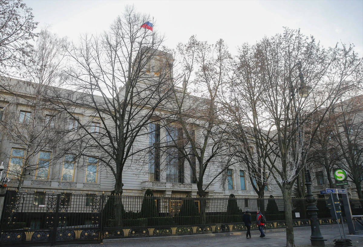 Njemačka protjerala dvojicu ruskih diplomata zbog ubojstva Čečena