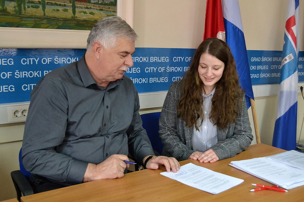Grad Široki Brijeg raspisao natječaj za dodjelu stipendija
