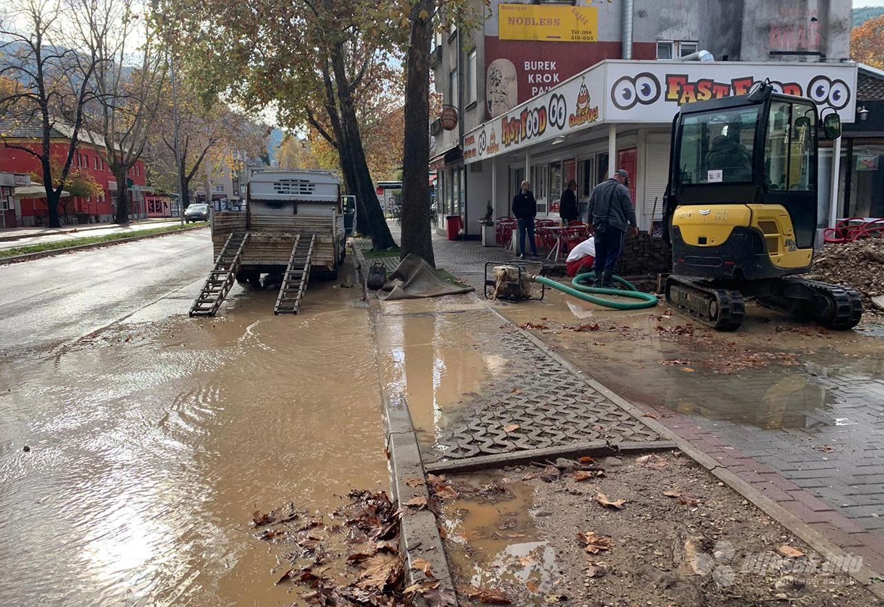 Mostar: Uklanja se kvar na vodovodnim instalacijama