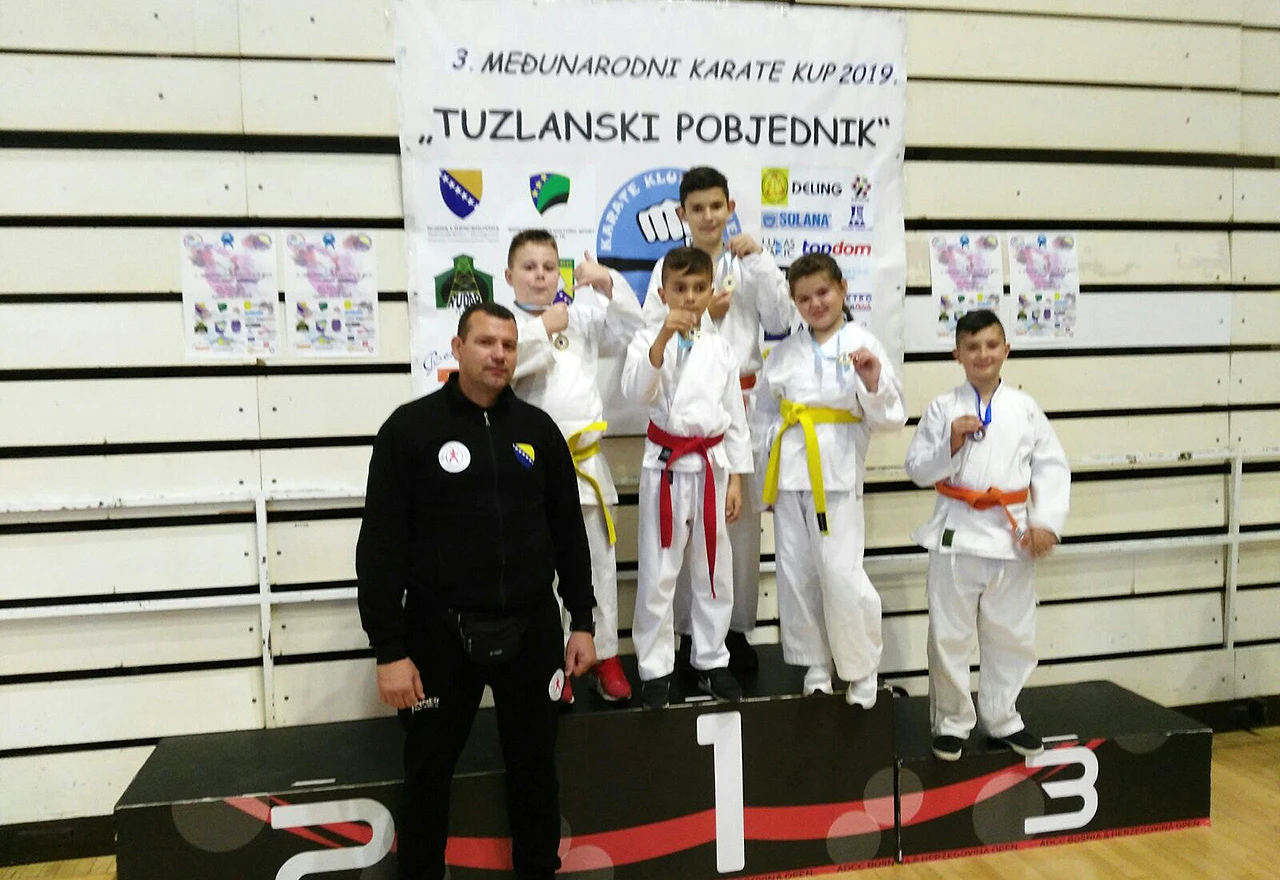 Karatisti iz Mostara se okitili novim medaljama