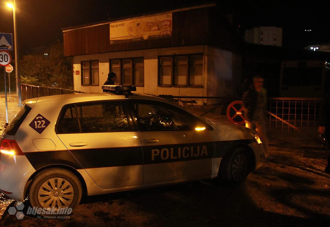 Migranti spavaju u bivšem Deku na Zgonima