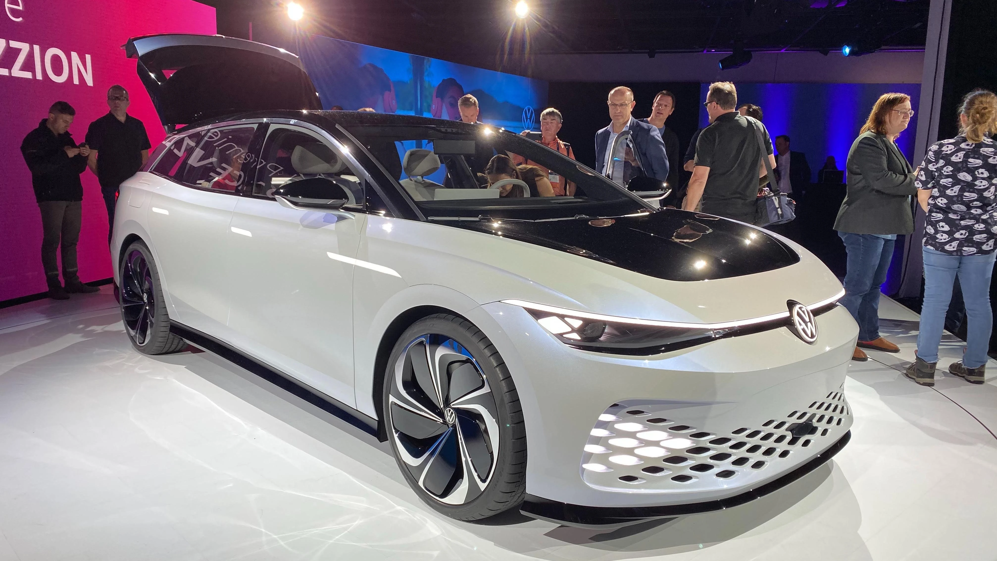 VW predstavio 7. konceptno baterijsko-električno vozilo