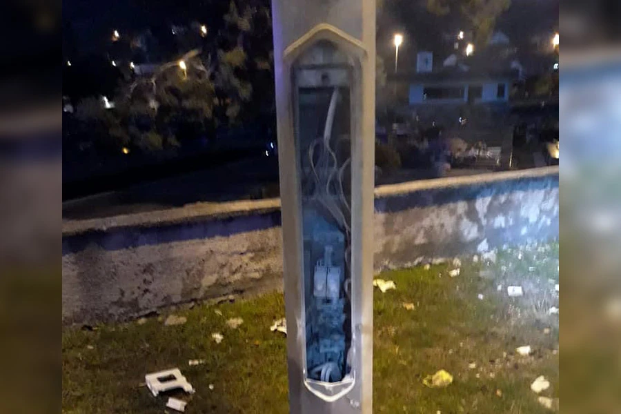 Mostar: Zapalio se stup ulične rasvjete