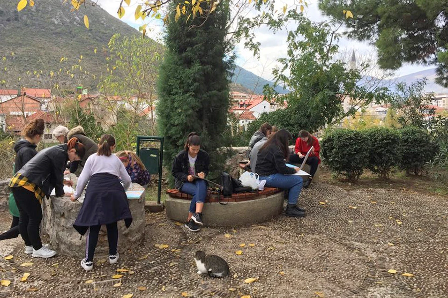 Mostar: Od društvenih mreža skrili se u park Alekse Šantića
