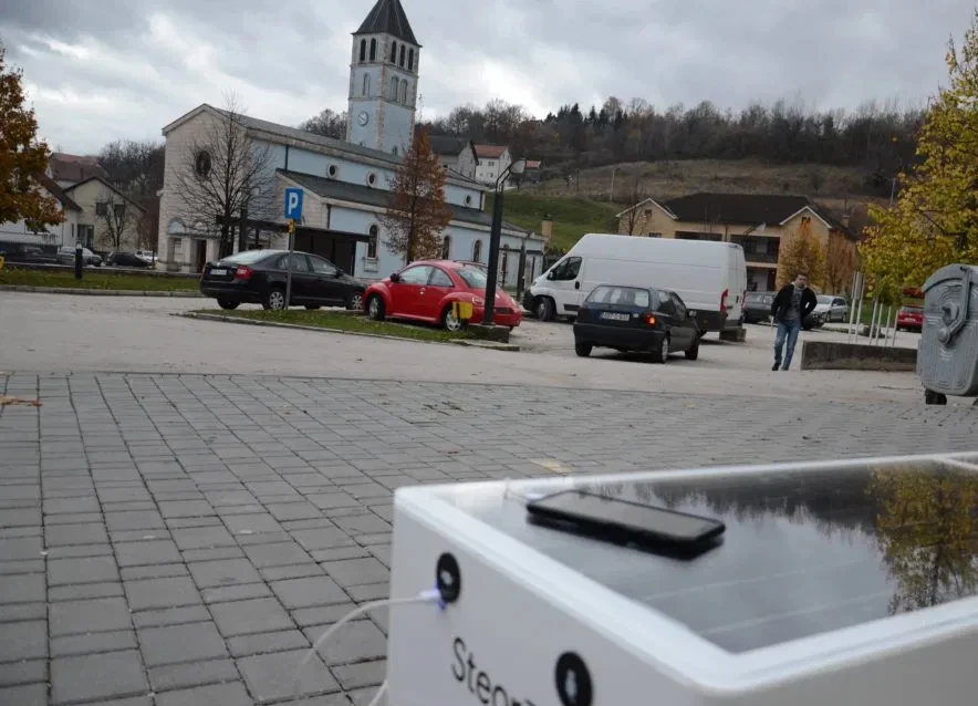 Najpametnija klupa svijeta na ulicama Rame