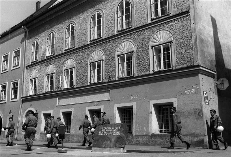 Zgrada u kojoj je živio Hitler postaje policijska uprava