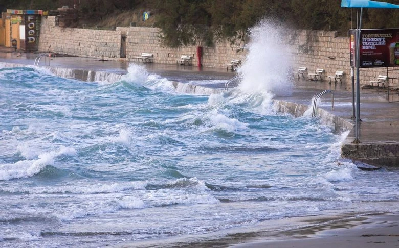 Zbog nevremena dva aviona nisu mogla sletjeti kod Splita