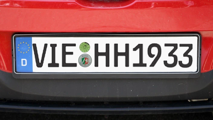 Zabranjene registarske pločice zbog Hitlera