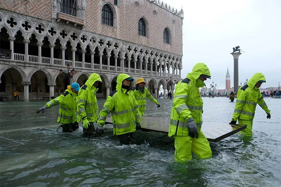 Venecija se priprema za novi plimni val