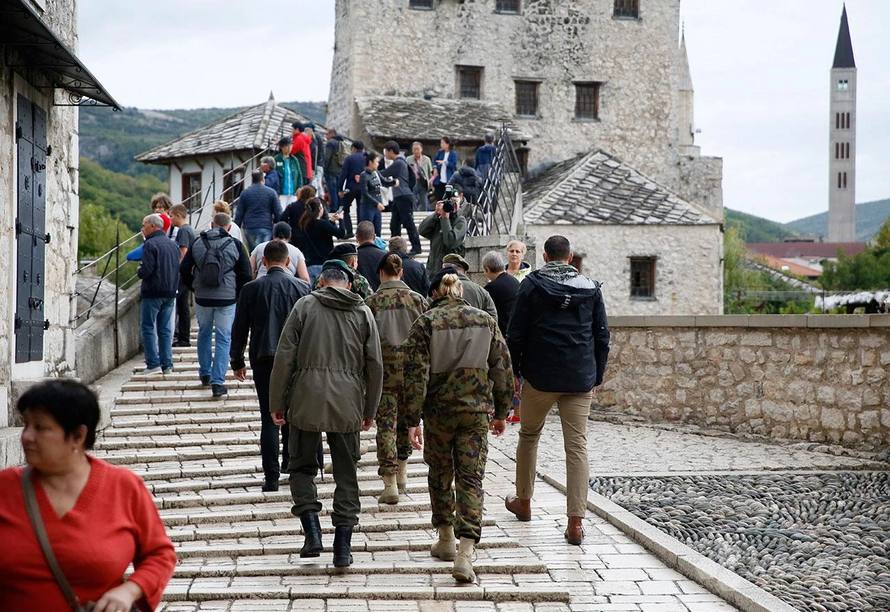 Turisti i Mostar: Niti se zadrže, niti ručaju, niti kupe neki suvenir