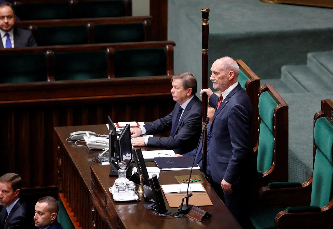 Ostavka poljske vlade koja će zamijeniti samu sebe