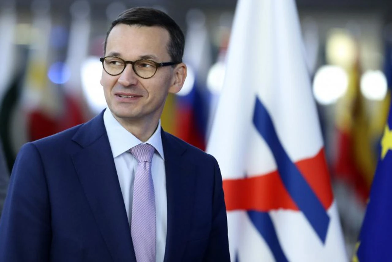 Morawiecki: Macronovi komentari o NATO-u su 'opasni'