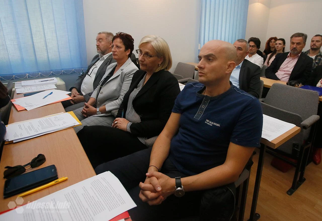 Raguž: Poremećaj identiteta hrvatskih elita