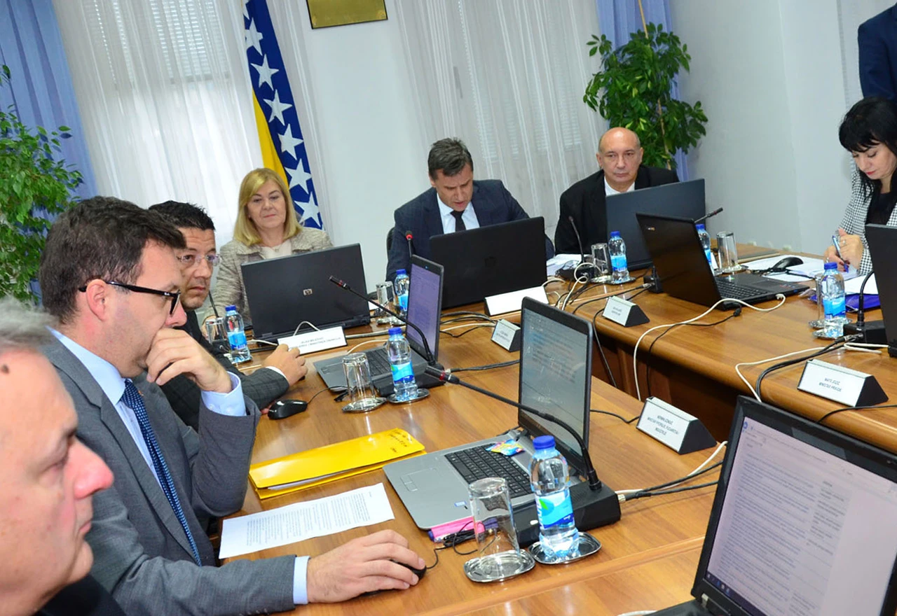 Vlada prihvatila memorandum o kupovini Aluminija 