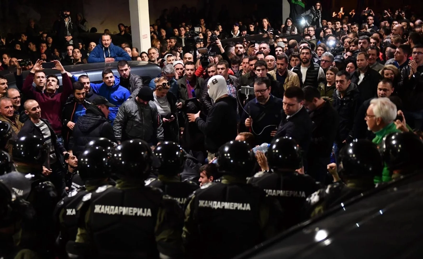 Vučić zbog prosvjeda ulazio u zgradu RTV Srbije na sporedan ulaz